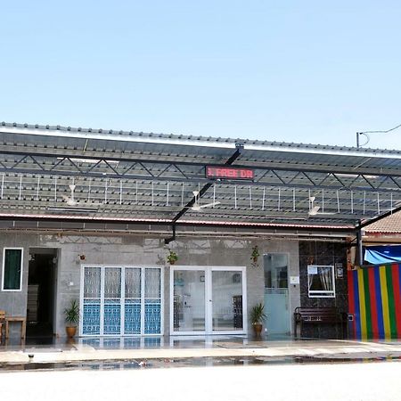 Teruntum 96 Guest House Kuantan Dış mekan fotoğraf
